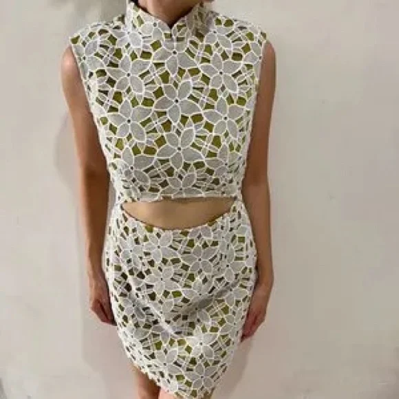 Love Bonito NWT Lace Cutout Mini Dress Size M - Picture 3 of 12